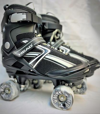 Head custom roller skate with air waves wheels